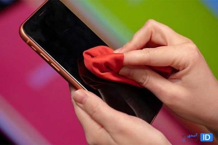 تمیز کردن درگاه شارژ